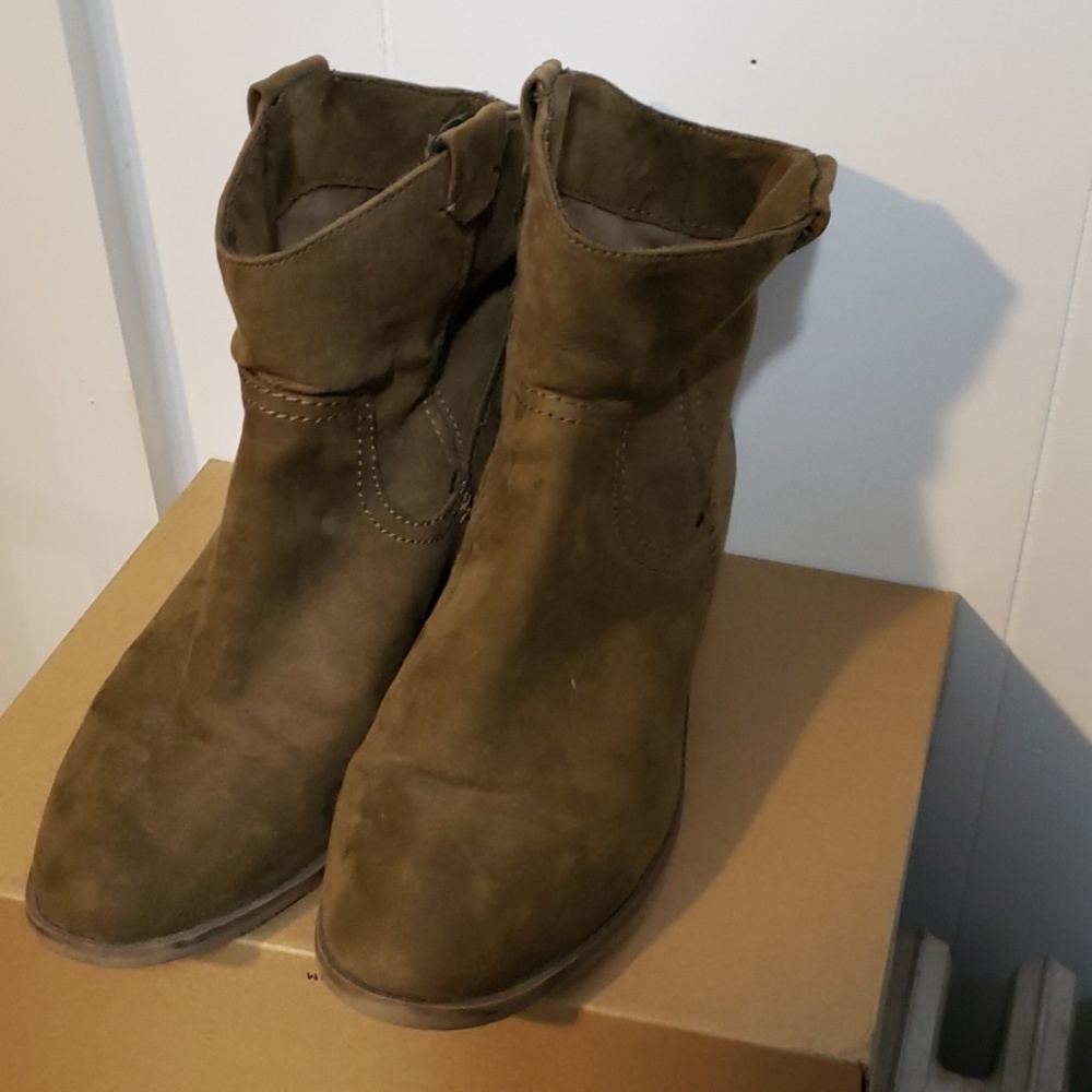 Western Style Boot - Picture 2 of 3